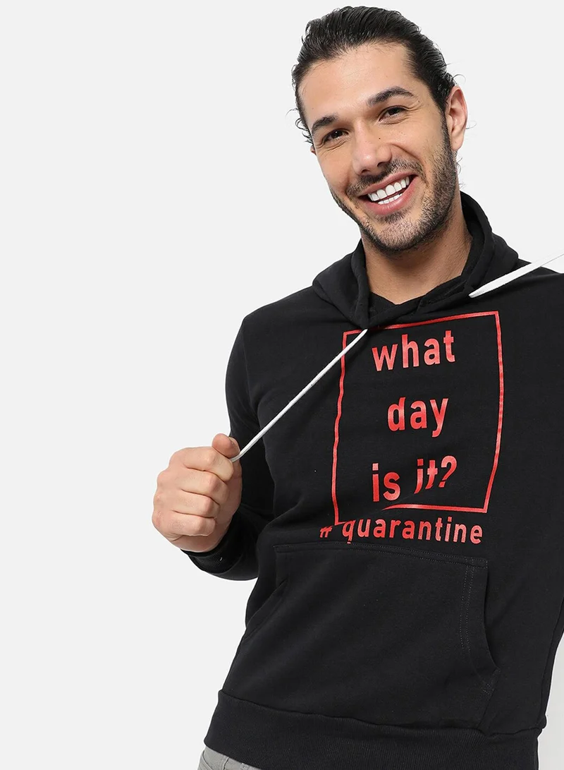 Campus Sutra Men's Onyx Black What-Day-Is-It Print Pullover Hoodie