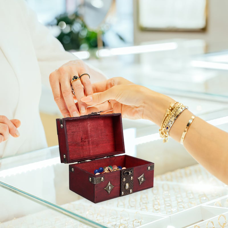 Retro Treasure Chest For Jewelry Storage And Keepsakes For Wedding Memories Decorative Box - Image 1