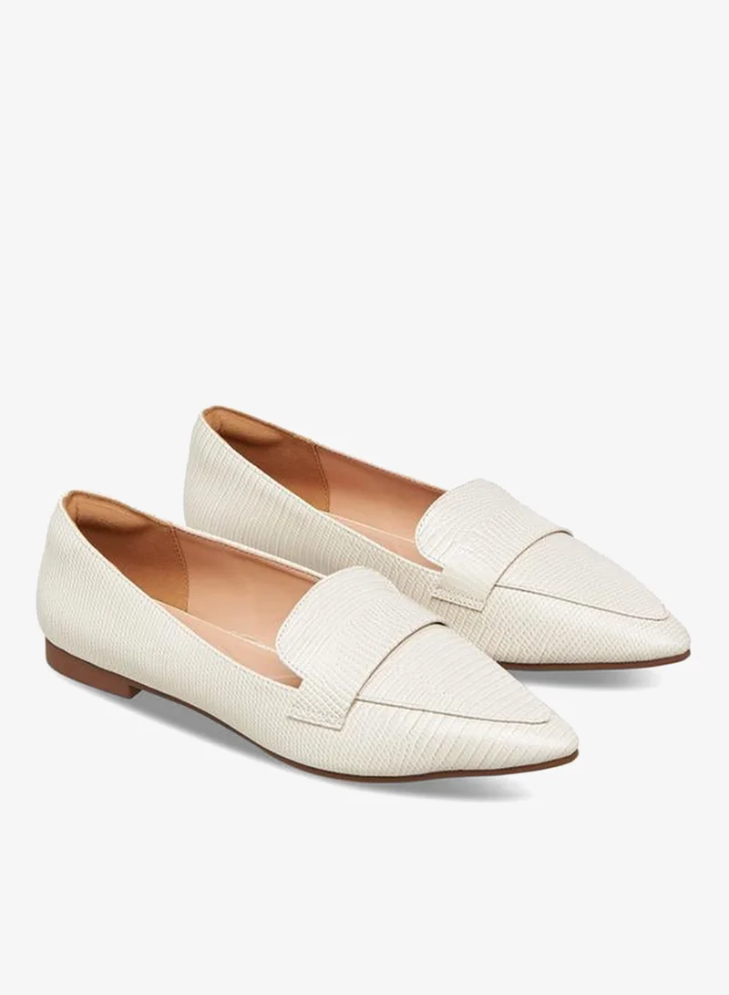 Celeste Women Pointed Toe Loafers