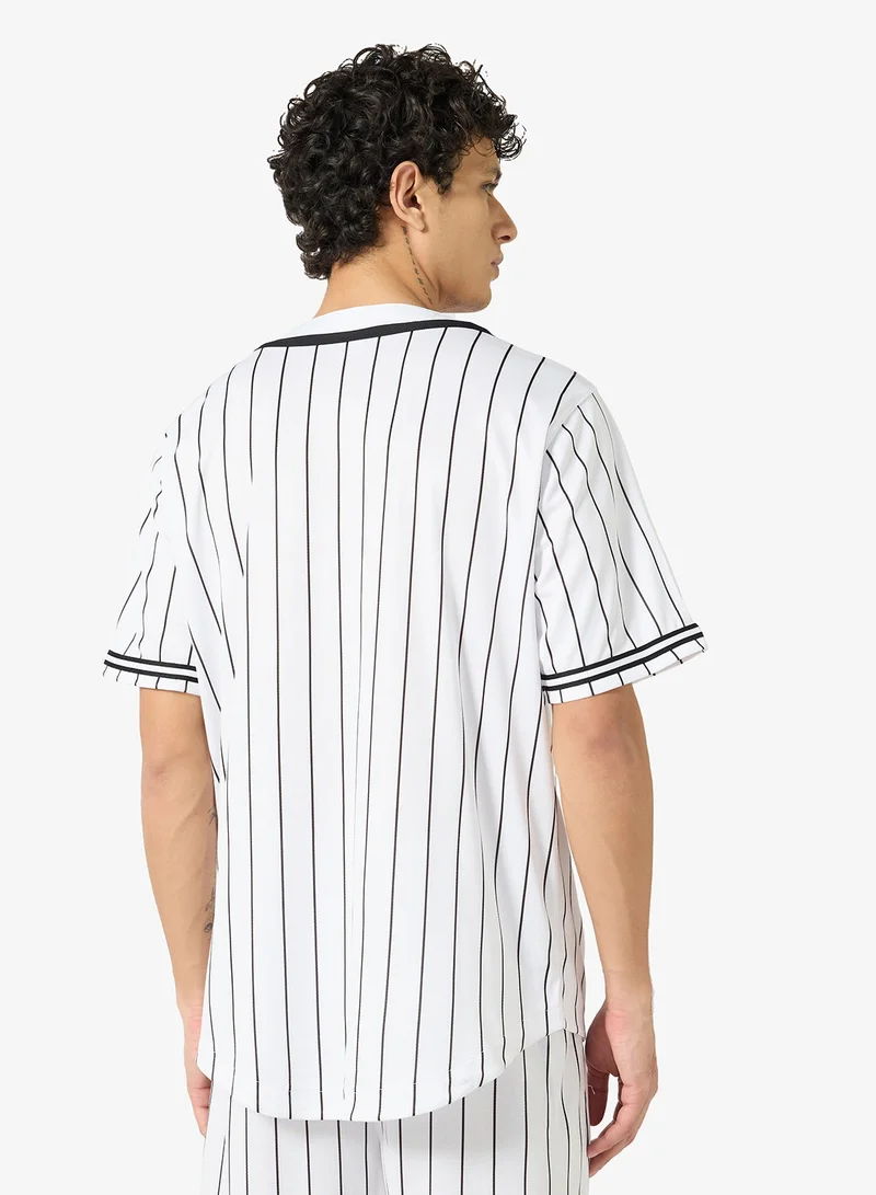 كارل كاني قميص بيسبول مخطط بخطوط رفيعة