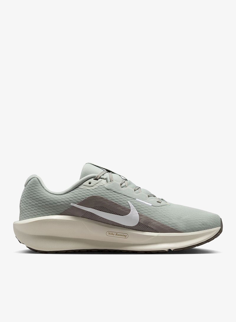 Nike Downshifter 13 - Image 1