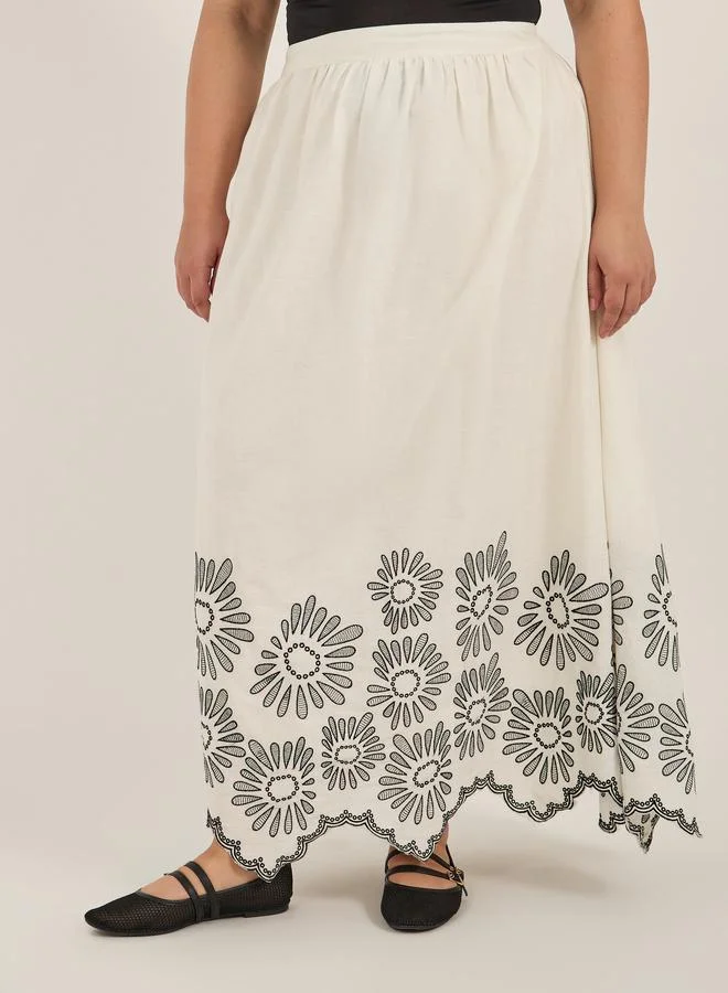 Styli Plus Size Embroidered Hem Maxi Skirt