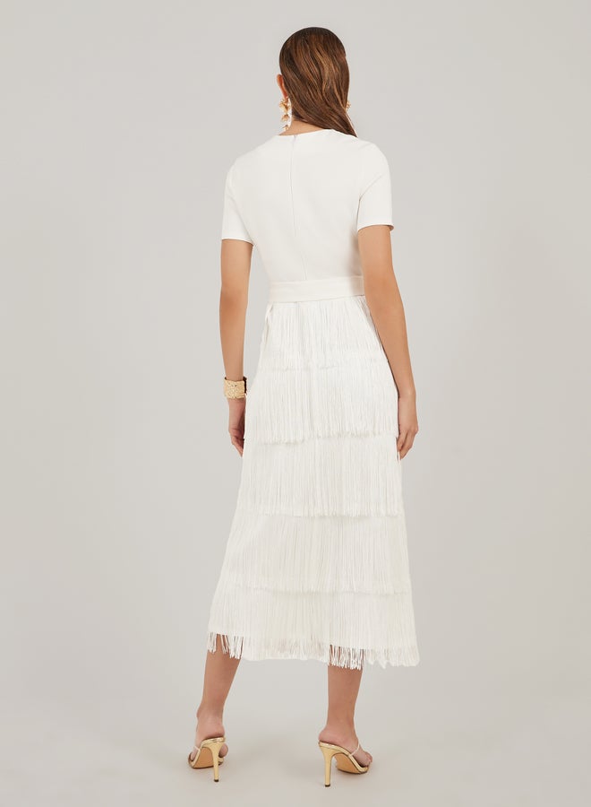 ستايلي فستان ميدي بأكمام قصيرة وتفاصيل هامش أنيق - Image 5