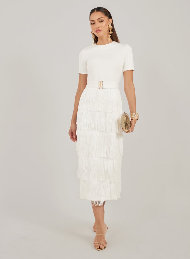 ستايلي فستان ميدي بأكمام قصيرة وتفاصيل هامش أنيق - Image 2