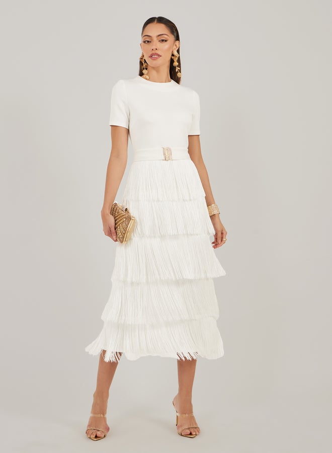 ستايلي فستان ميدي بأكمام قصيرة وتفاصيل هامش أنيق - Image 1