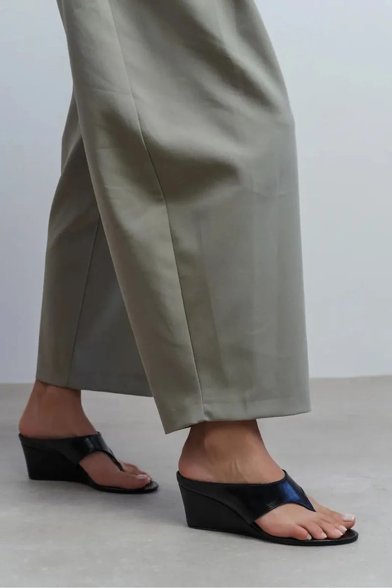 Nisantasi Shoes Corey Rustic Toe Post Wedges
