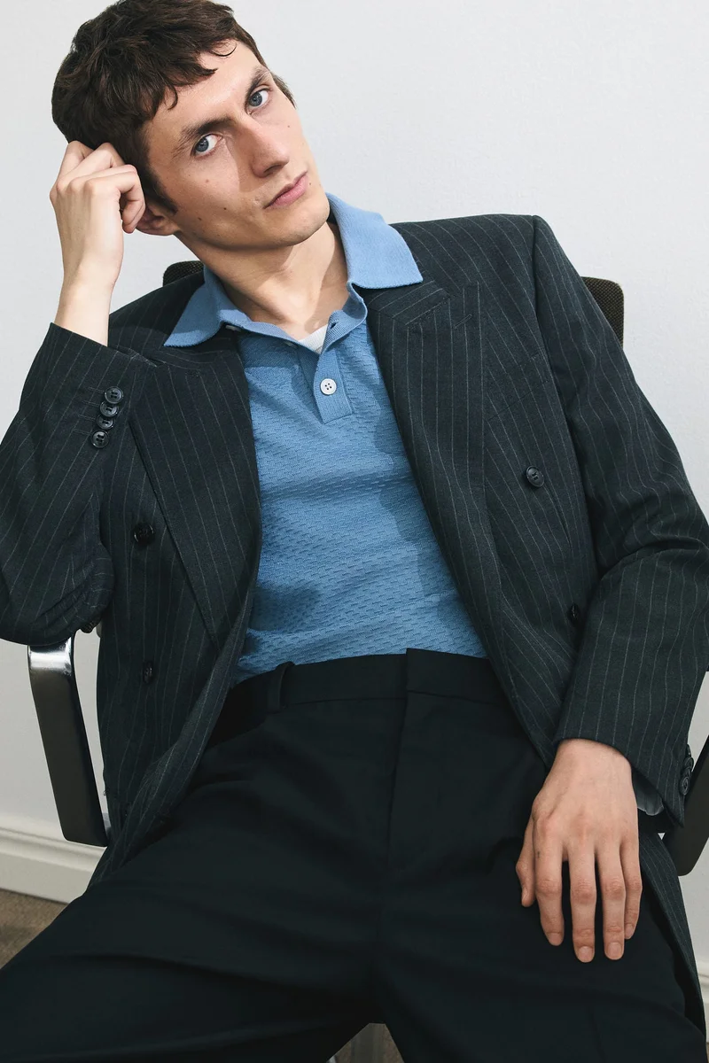 اتش اند ام تي-شيرت بولو بملمس بارز بقصّة سلِم