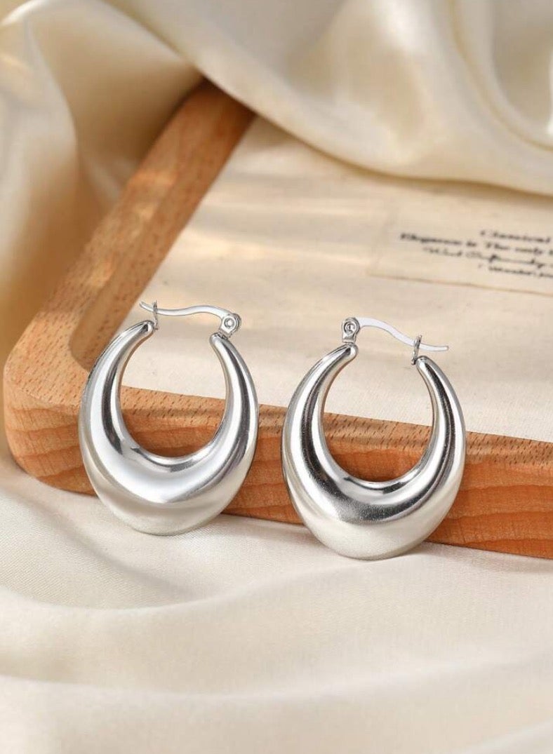 إيكوال حلق اذن نسائي انيق مصنوع من الاستانلس ستيل باللون الفضي - Image 2