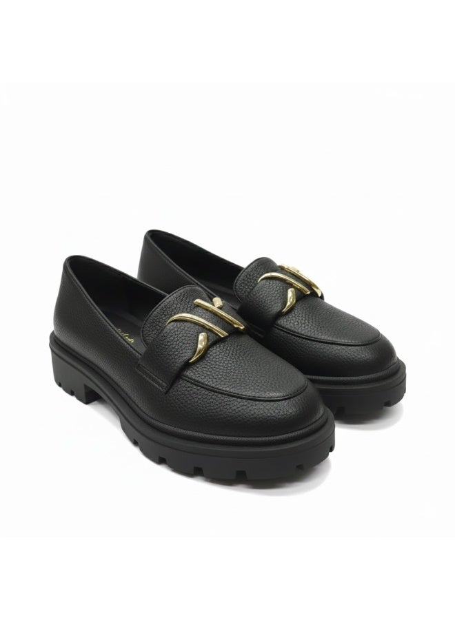Luxurious and elegant women's loafer with modern metallic details - equipped with a comfortable, slip-resistant sole - Image 4