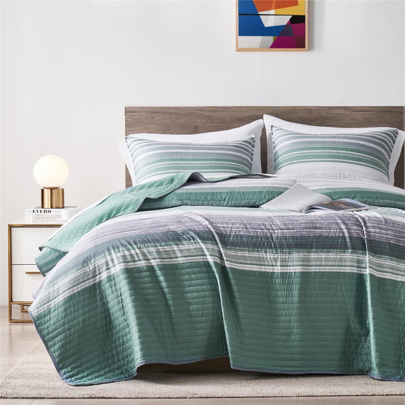KAKIJUMN KAKIJUMN King/Cal King Quilt Bedding Set  White Grey and Green Patchwork Striped Quilt Set  2 Pieces Soft Lightweight Bedspread Coverlet Set with 1 Pillow Sham(Green King)  - Image 1