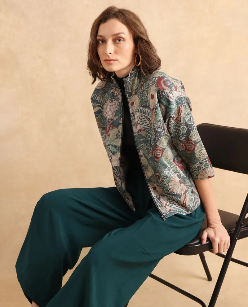 Rareism Rareism Women Vaso Multi Suede 3/4Th Sleeve Stand Collar Zipper Closure Boxy Fit Abstract Print Jacket