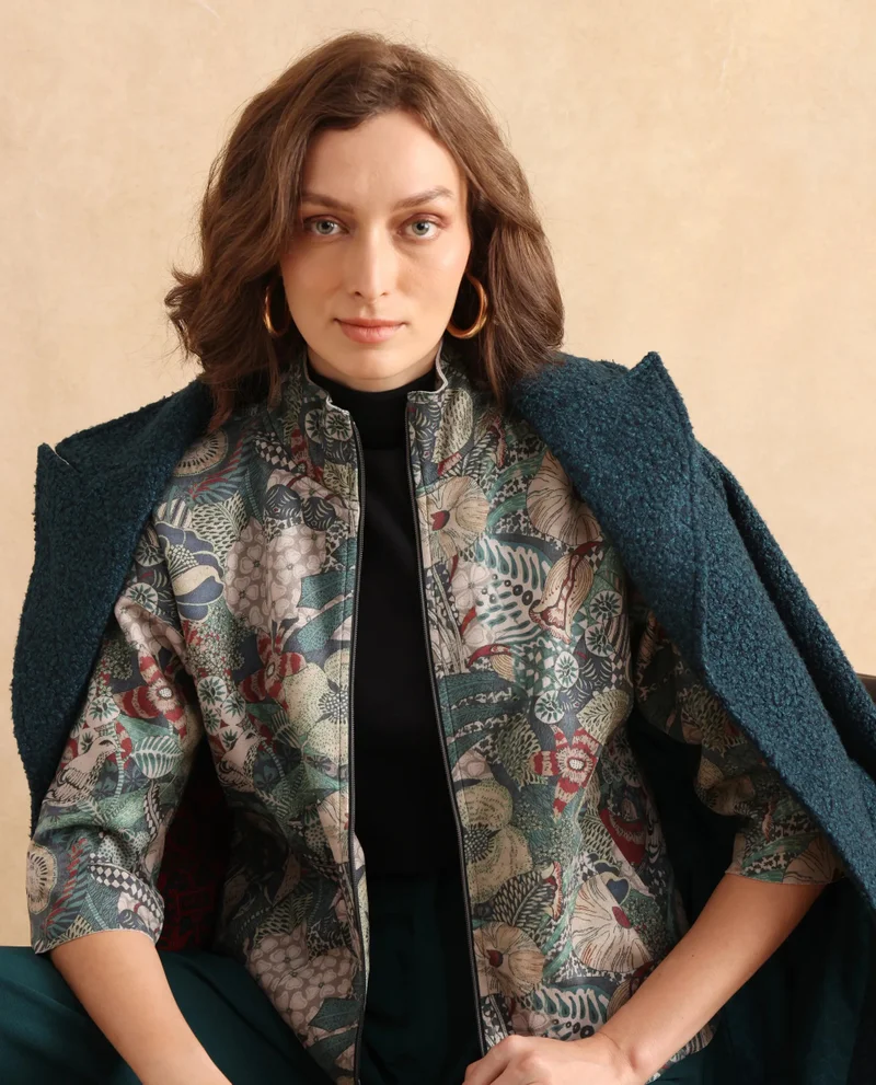 Rareism Rareism Women Vaso Multi Suede 3/4Th Sleeve Stand Collar Zipper Closure Boxy Fit Abstract Print Jacket
