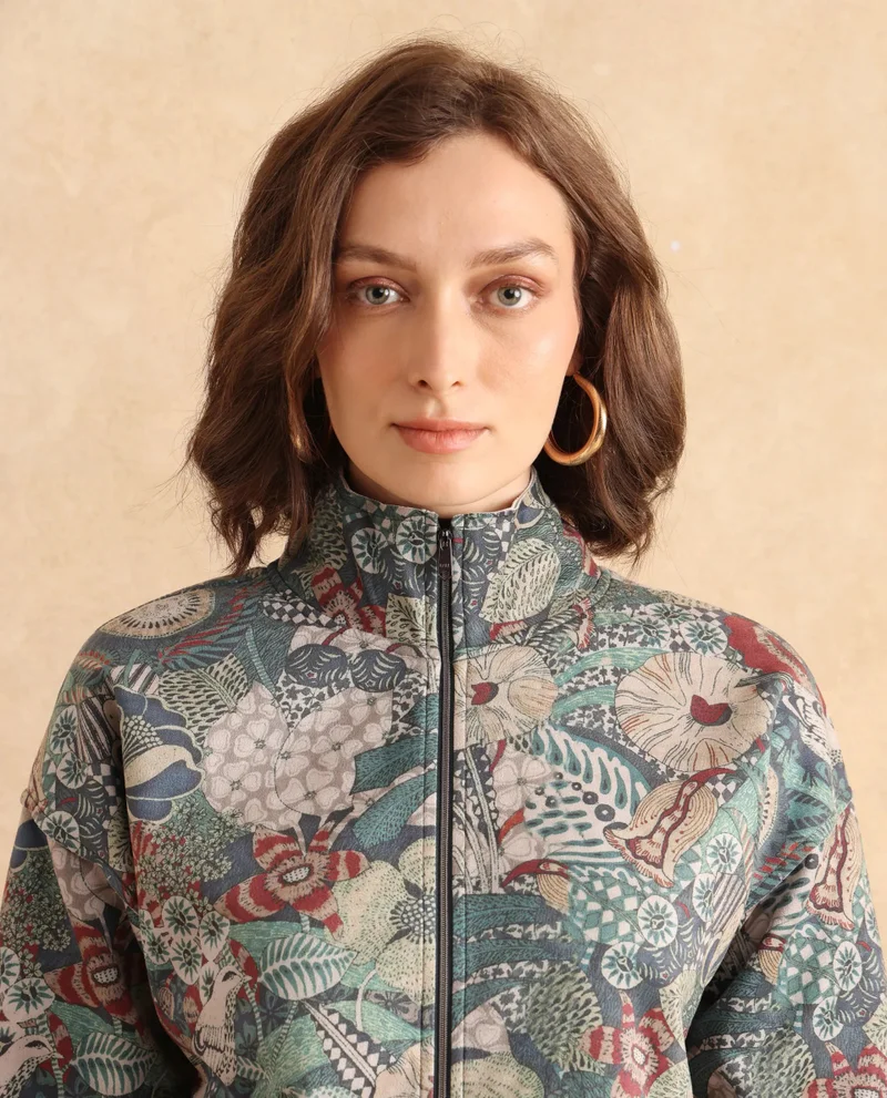 Rareism Rareism Women Vaso Multi Suede 3/4Th Sleeve Stand Collar Zipper Closure Boxy Fit Abstract Print Jacket