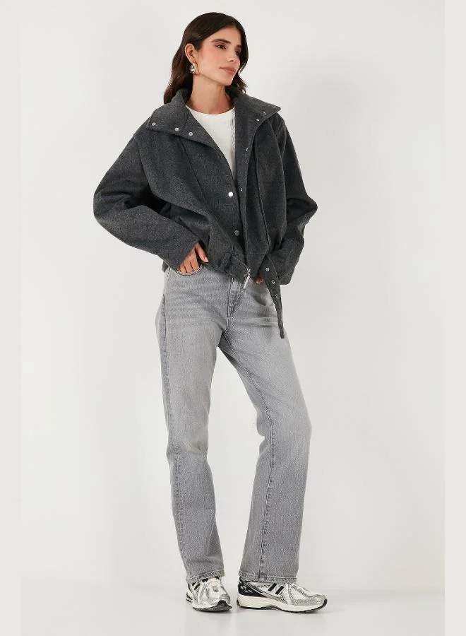 ليلا معطف قصير مبطن من الكشمير بتفاصيل حزام من مزيج القطن من ليلا للنساء