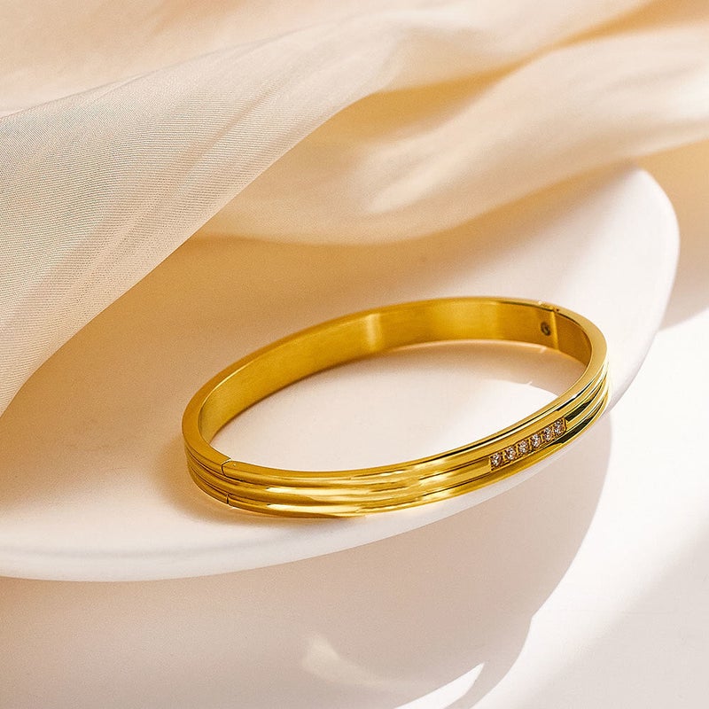 Zida Noire Crystal Line Bangle - Image 4