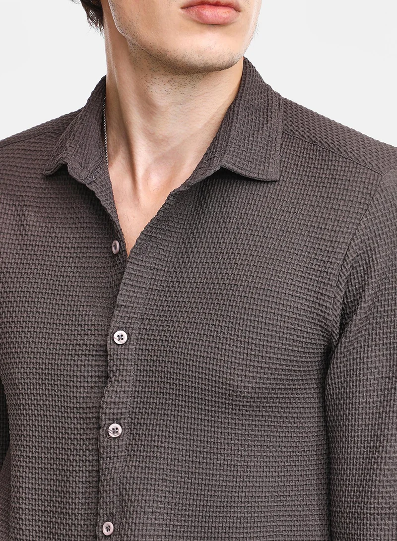 Campus Sutra Men's Charcoal Black Weave-Textured Shirt