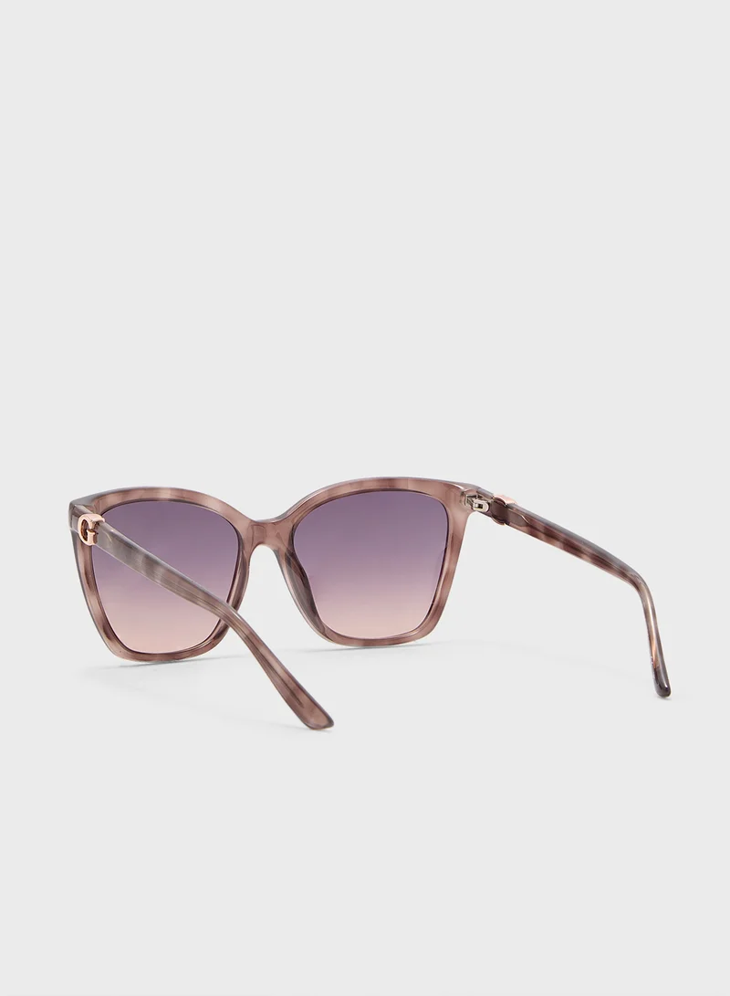GUESS Oversized Sunglasses