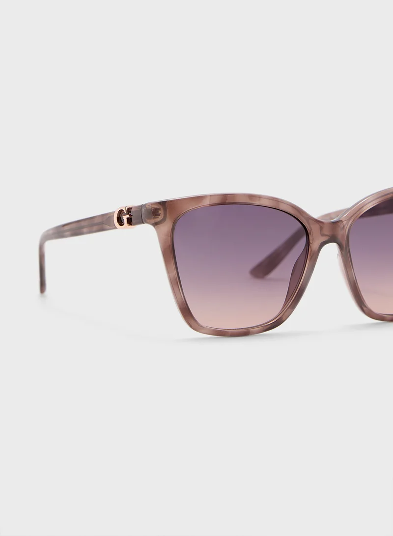 GUESS Oversized Sunglasses