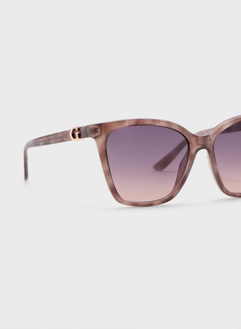 GUESS Oversized Sunglasses - Image 4