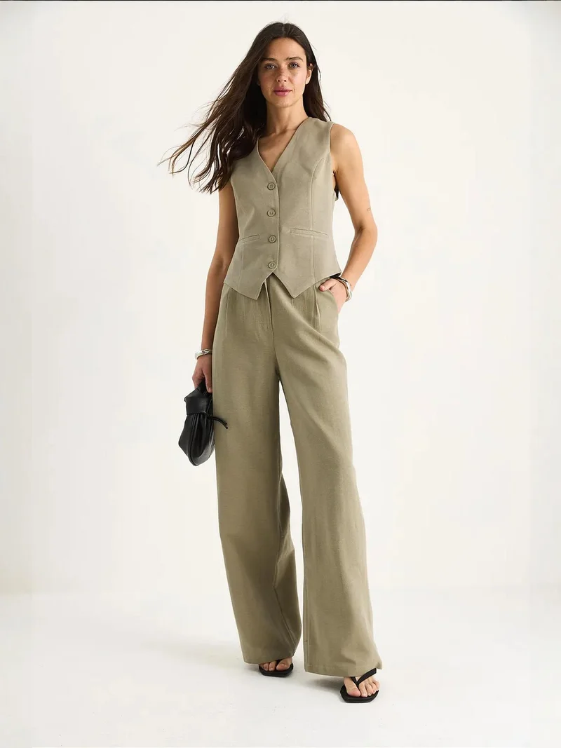 Bianco Lucci LUCCI V-neck Vest and Wide Leg Pants Two-Piece Coord Set