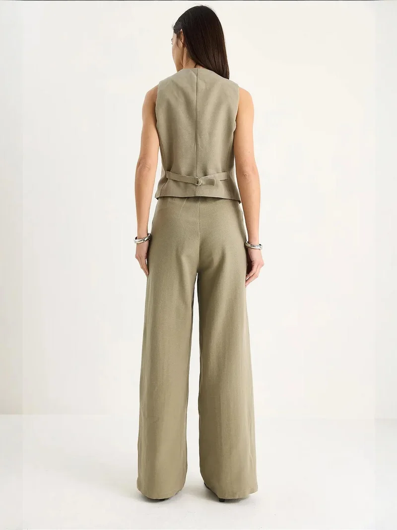 Bianco Lucci LUCCI V-neck Vest and Wide Leg Pants Two-Piece Coord Set