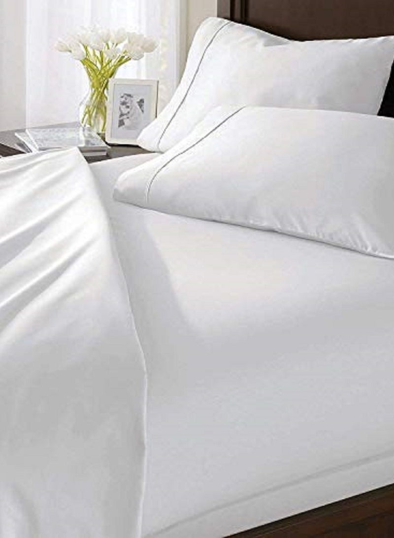 Asraar Cozy Bedroom Starter 4-Piece Set – Includes 1 Stripe Pillow 75 x 50cm, 1 Duvet 160 x 320cm, 1 Bed Sheet 140 x 200cm, and 1 Duvet Cover 160 x 320cm – Perfect for Comfortable Sleep and Modern Home Decor – Standard Size Bedding Essentials  - Image 3