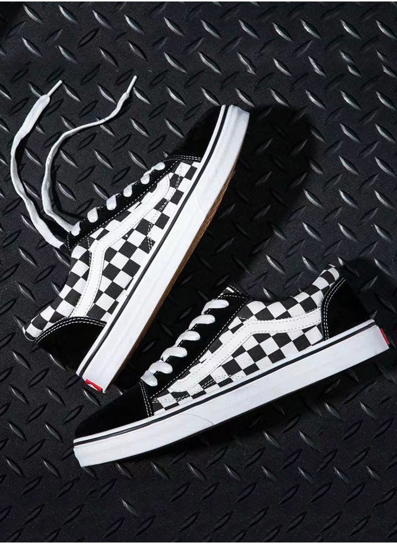 Low top Unisex Sneakers