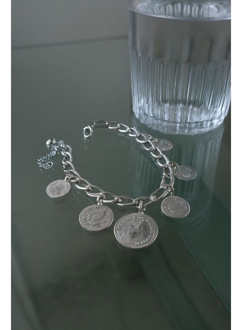 Silver chain bracelet with coin charm, link chain style, lobster clasp - Image 3