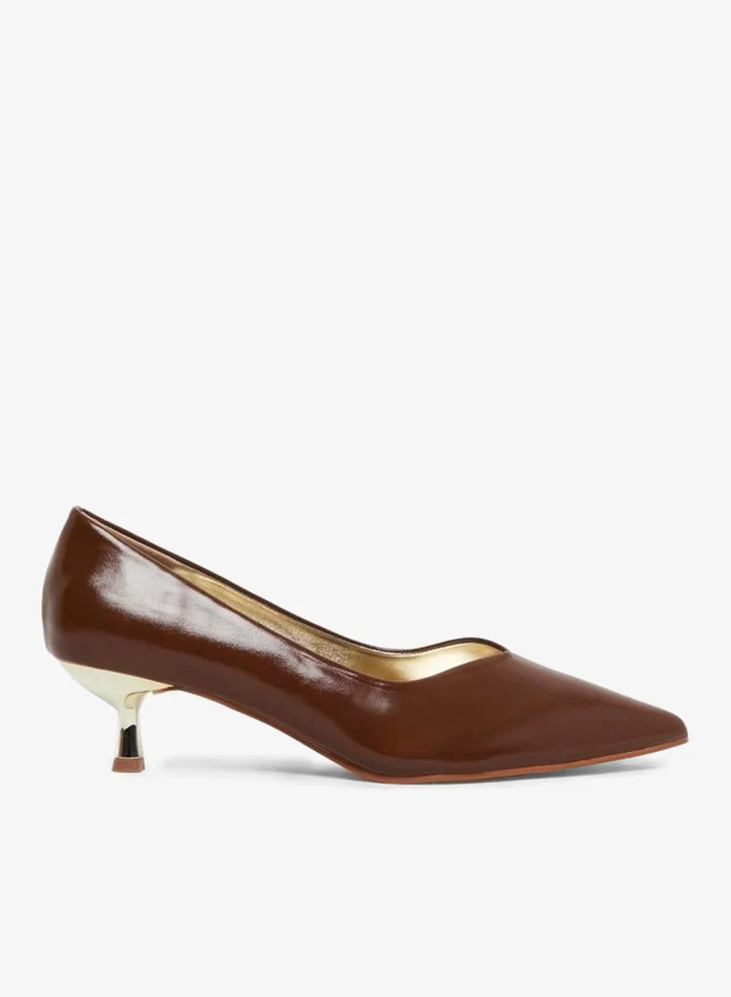 ستايلي حذاء بامب بمقدمة مدببة