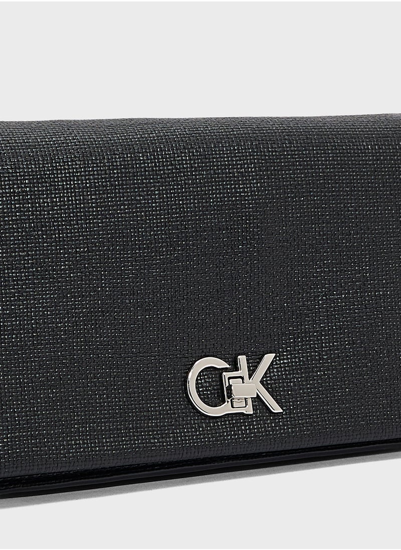 CALVIN KLEIN CHAIN BAG  - Image 4