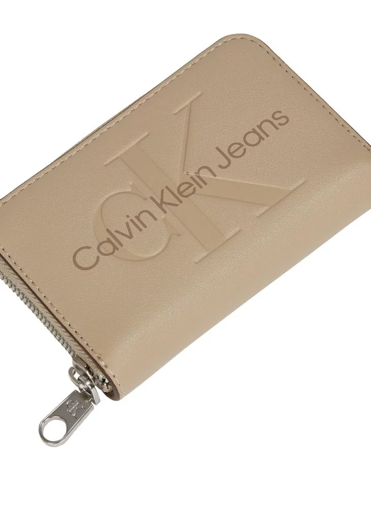Calvin Klein Jeans Sculpted Med Zip Around Wallet