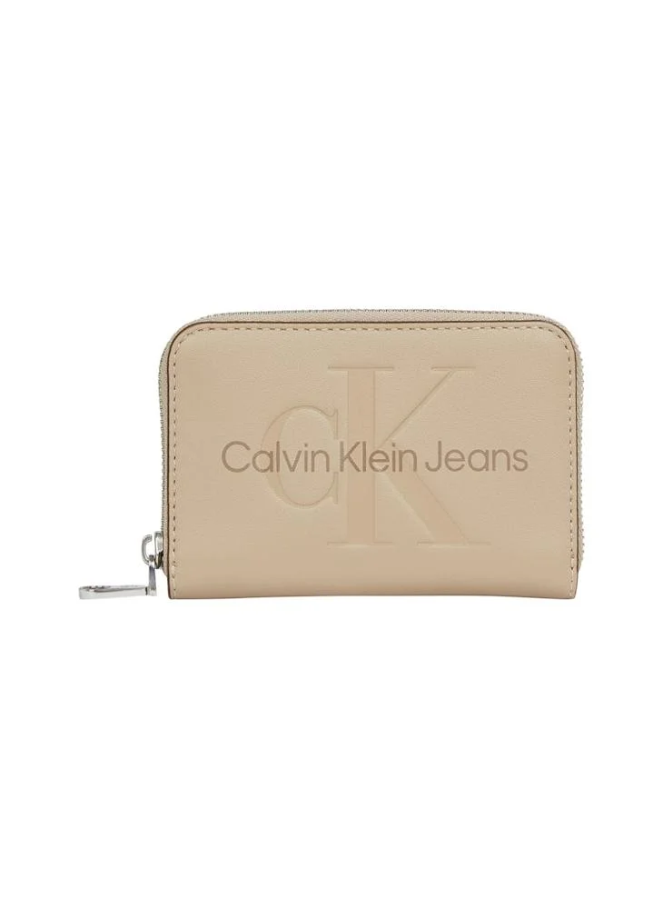 Calvin Klein Jeans Sculpted Med Zip Around Wallet