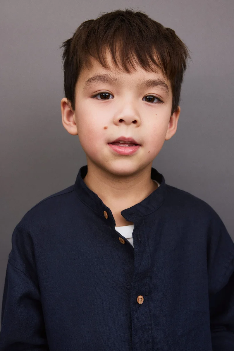 اتش اند ام قميص من الكتان