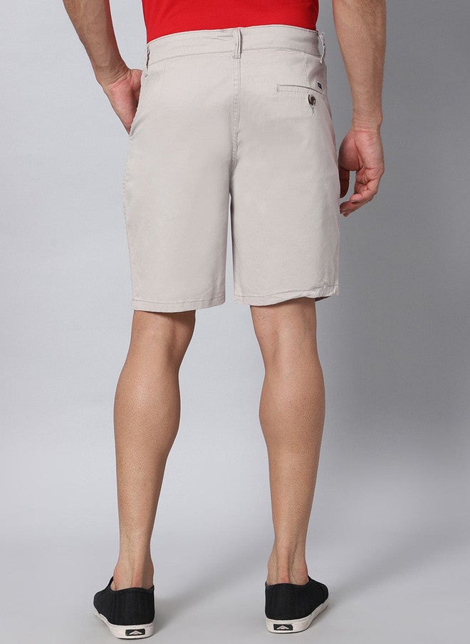 Hence Men Solid Chino Relaxed Fit Stretchable Shorts in Grey - Image 3