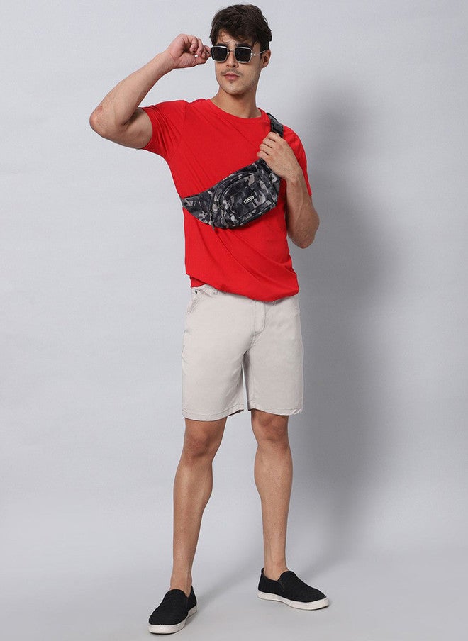 Hence Men Solid Chino Relaxed Fit Stretchable Shorts in Grey - Image 4