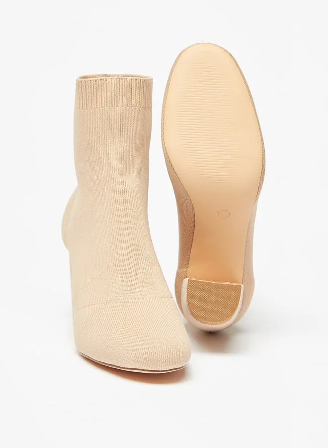 سيليست Women Textured Ankle Boots with Block Heels and Zip Closure