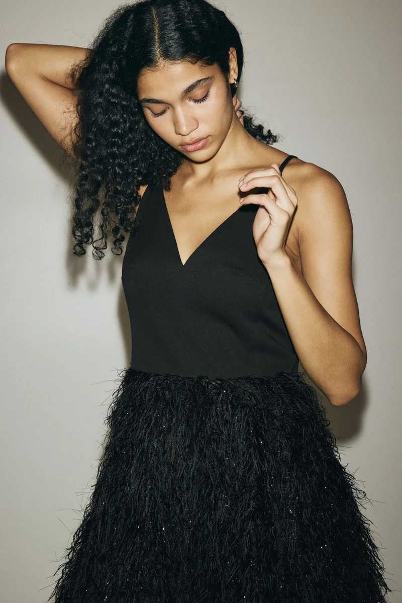 اتش اند ام فستان بشرائط وتنورة دائرية