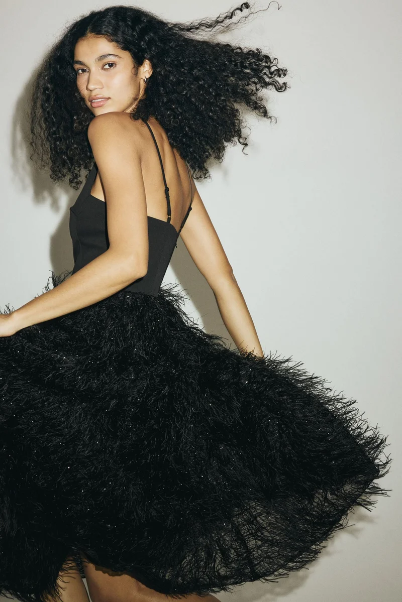 اتش اند ام فستان بشرائط وتنورة دائرية