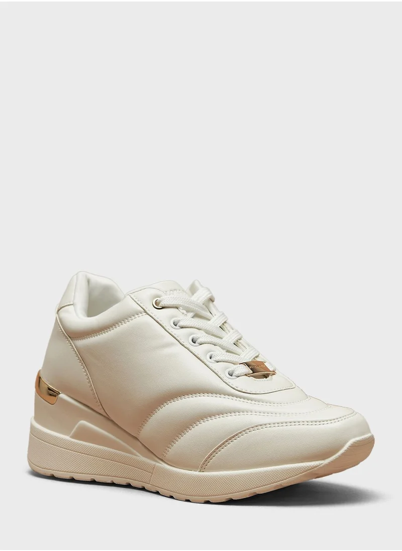 شو اكسبرس Lace Up Low Top Sneakers