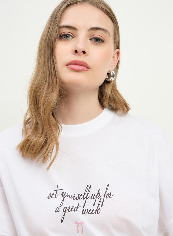Styli Styli Women White Slogan Print Exaggerated Shoulder Oversized T-Shirt - Image 4