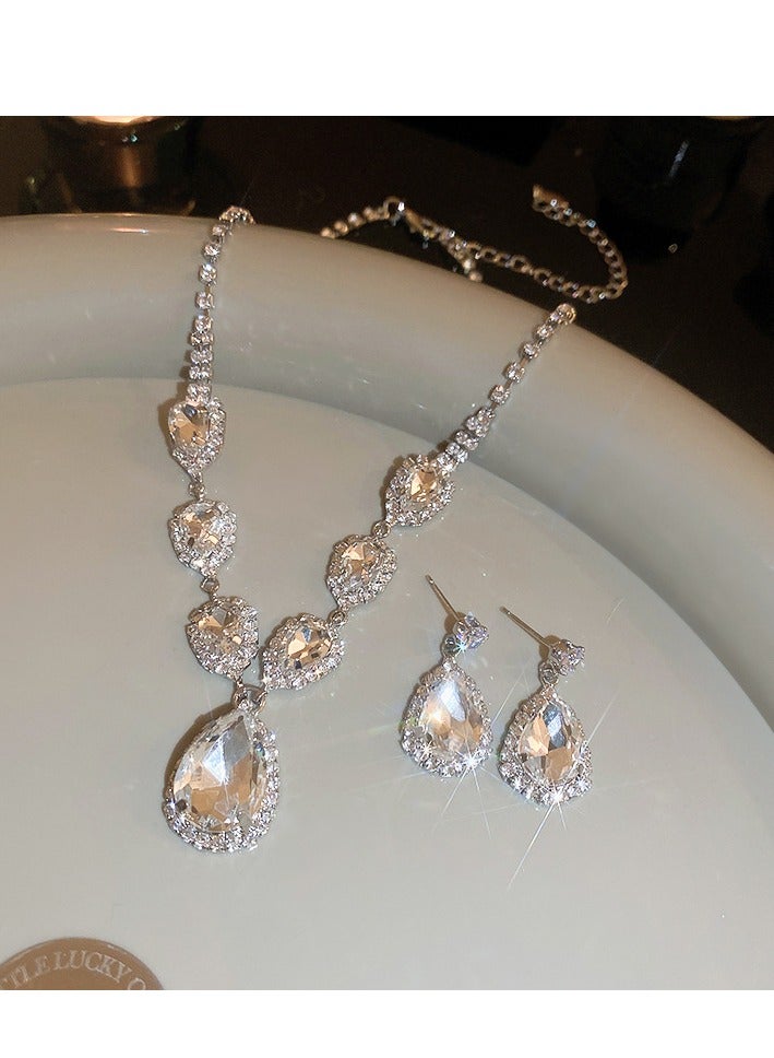 مجموعة مجوهرات كريستال للعروس ورفيقاتها - قلادة على شكل دمعة وقراط متدلية لحفلات الزفاف والمناسبات الرسمية - Image 2