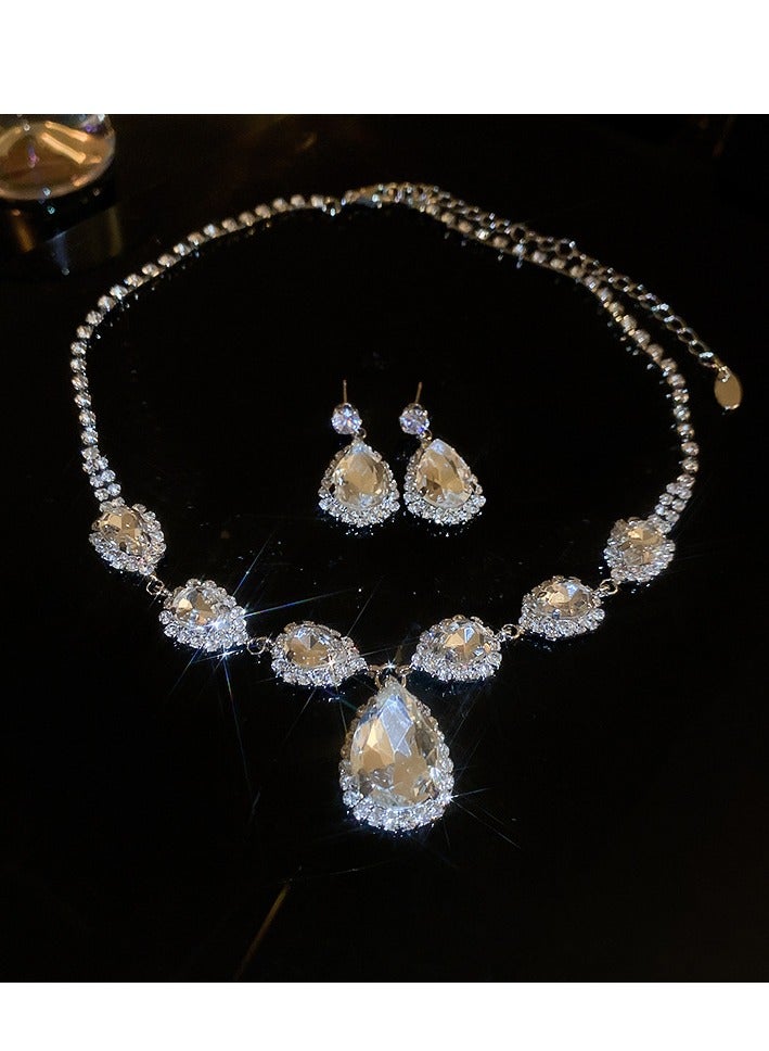 مجموعة مجوهرات كريستال للعروس ورفيقاتها - قلادة على شكل دمعة وقراط متدلية لحفلات الزفاف والمناسبات الرسمية - Image 3