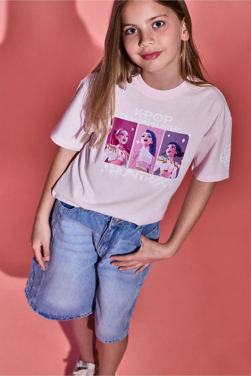 ديفاكتو Girl Kpop - Demon Hunters Oversize T-Shirt