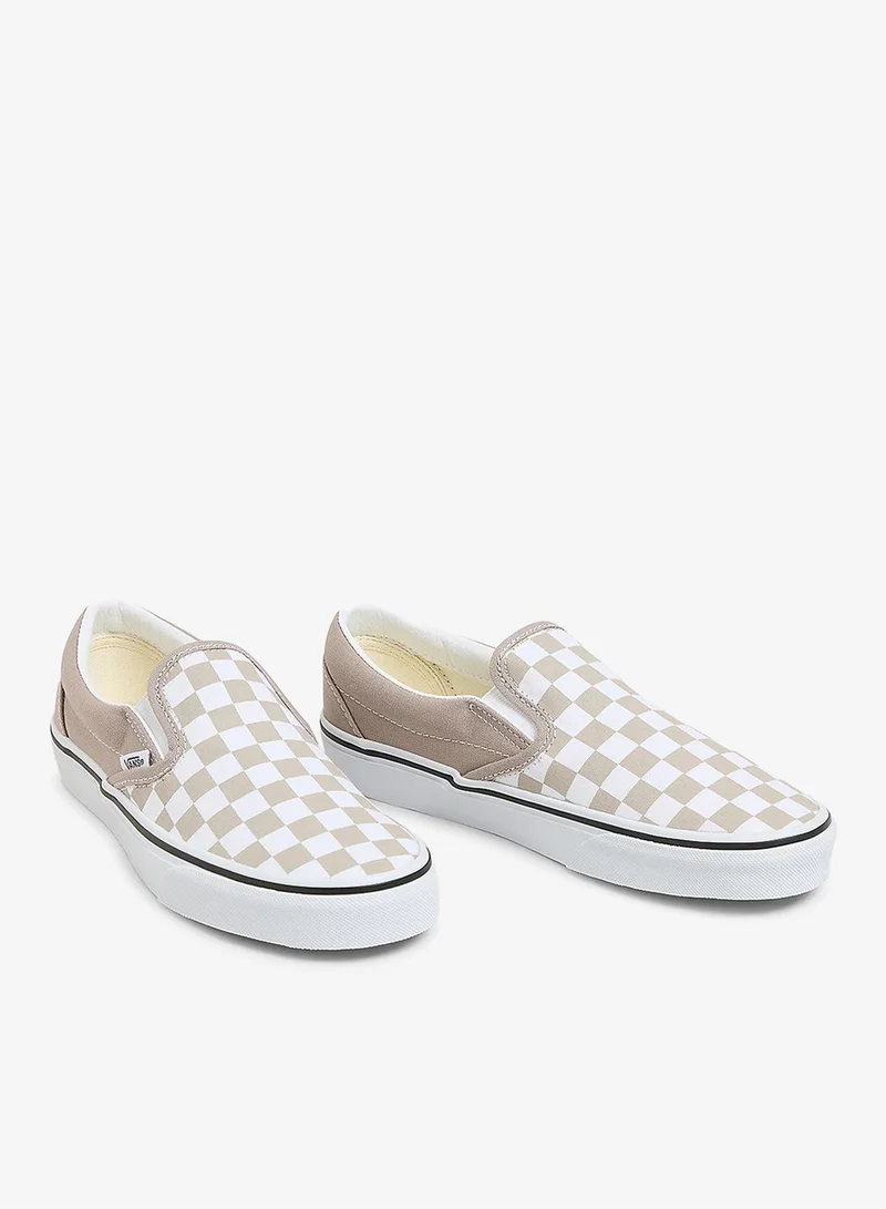 فانز حذاء سليب-اون كلاسيك للنساء