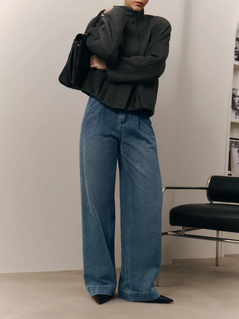 Lichi Loose jeans with waist pleats and wide cuffs