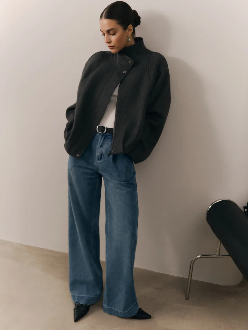 Lichi Loose jeans with waist pleats and wide cuffs