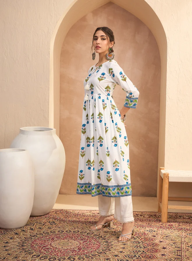 SASSAFRAS White Floral Front Dori Gathered Kurta