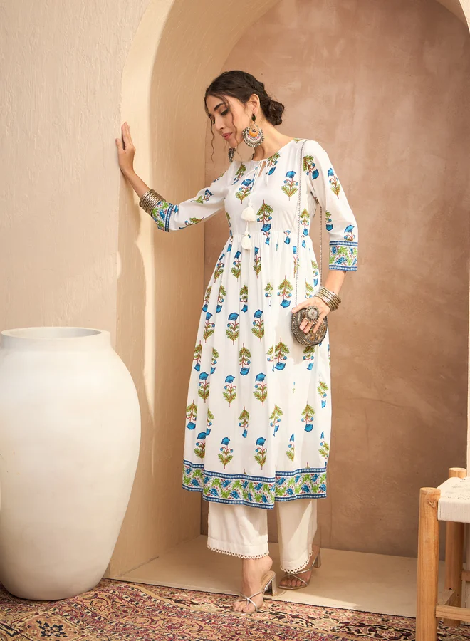 SASSAFRAS White Floral Front Dori Gathered Kurta