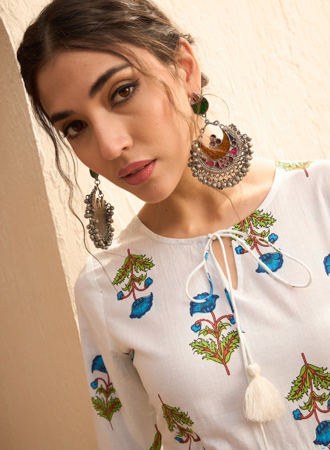 SASSAFRAS White Floral Front Dori Gathered Kurta - Image 4