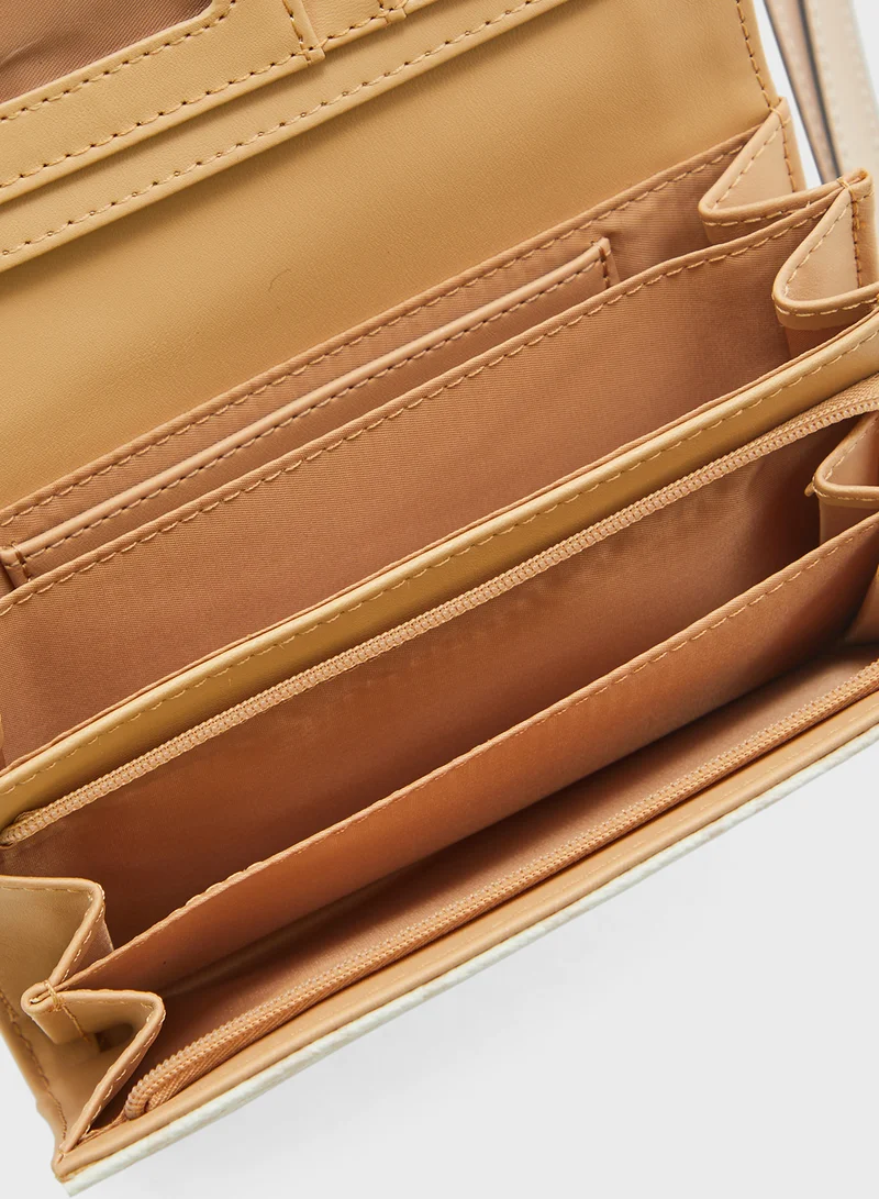 جس Moonstone Flap Clutch